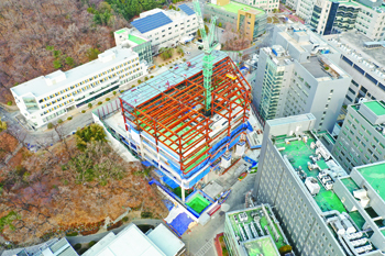 The Heavy Ion Cancer Therapy Center at Yonsei University